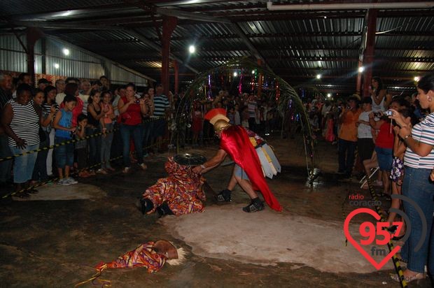 Festa da Folia de Reis anima distrito de Santa Terezinha
