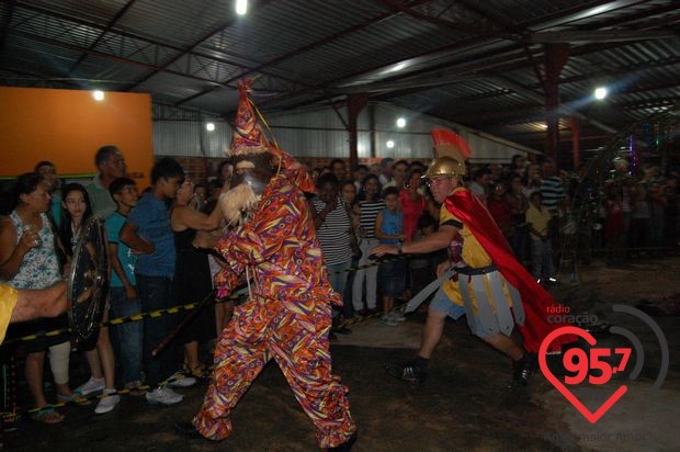 Festa da Folia de Reis anima distrito de Santa Terezinha