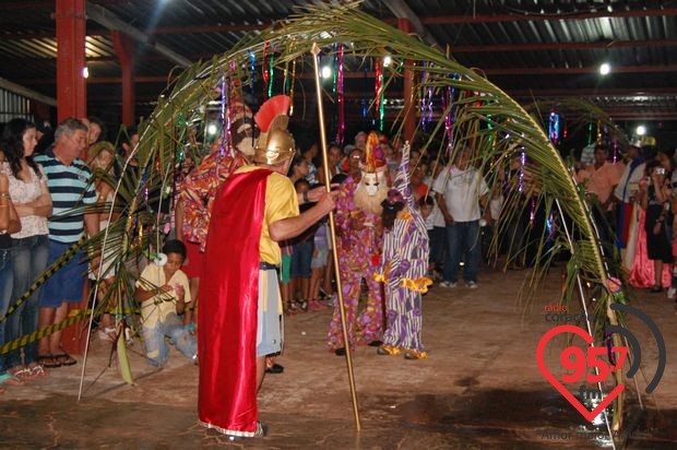 Festa da Folia de Reis anima distrito de Santa Terezinha