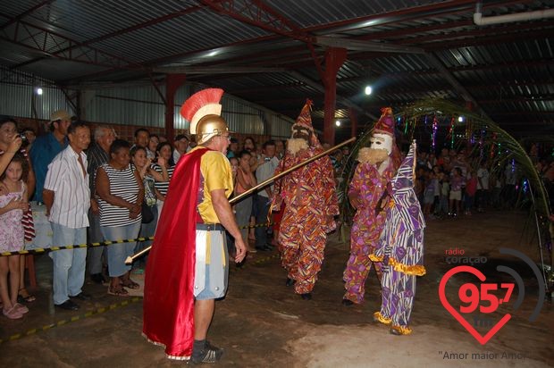 Festa da Folia de Reis anima distrito de Santa Terezinha