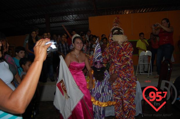 Festa da Folia de Reis anima distrito de Santa Terezinha