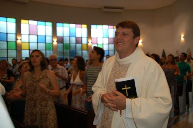 Em missa especial, Irmã Keller se despede da Diocese de Dourados