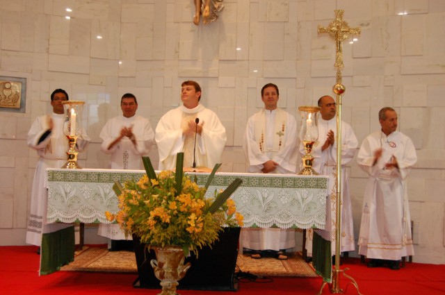 Em missa especial, Irmã Keller se despede da Diocese de Dourados