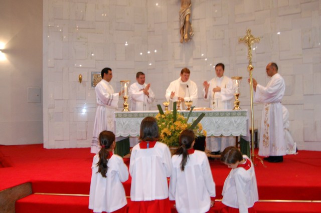 Em missa especial, Irmã Keller se despede da Diocese de Dourados
