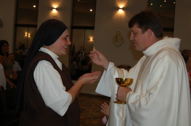 Em missa especial, Irmã Keller se despede da Diocese de Dourados