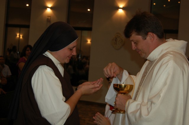 Em missa especial, Irmã Keller se despede da Diocese de Dourados