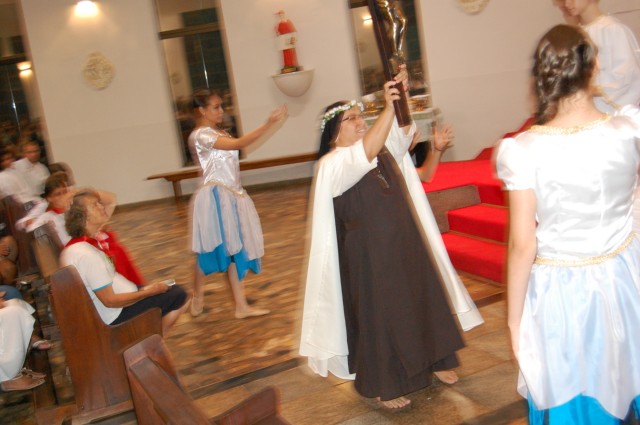 Em missa especial, Irmã Keller se despede da Diocese de Dourados