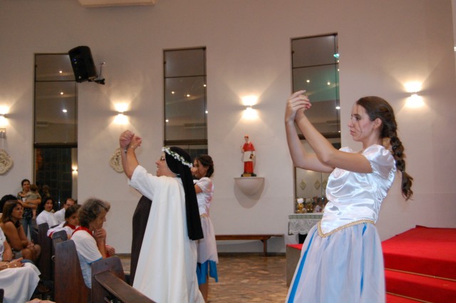 Em missa especial, Irmã Keller se despede da Diocese de Dourados