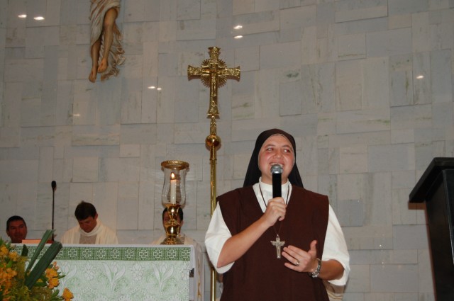 Em missa especial, Irmã Keller se despede da Diocese de Dourados