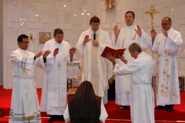 Em missa especial, Irmã Keller se despede da Diocese de Dourados