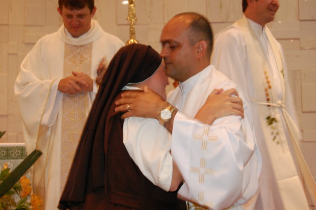 Em missa especial, Irmã Keller se despede da Diocese de Dourados