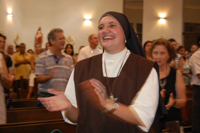 Em missa especial, Irmã Keller se despede da Diocese de Dourados