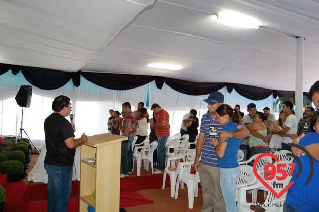 Casais participam de retiro na Comunidade Boquim de Louvor