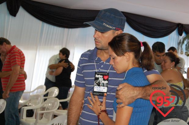 Casais participam de retiro na Comunidade Boquim de Louvor