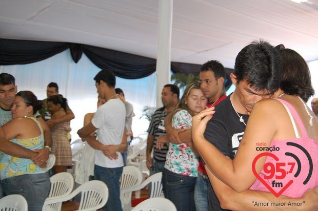 Casais participam de retiro na Comunidade Boquim de Louvor