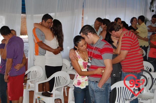 Casais participam de retiro na Comunidade Boquim de Louvor