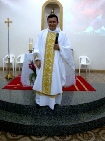 Paróquia Cristo Rei comemora aniversário do Pe. Crispim Guimarães
