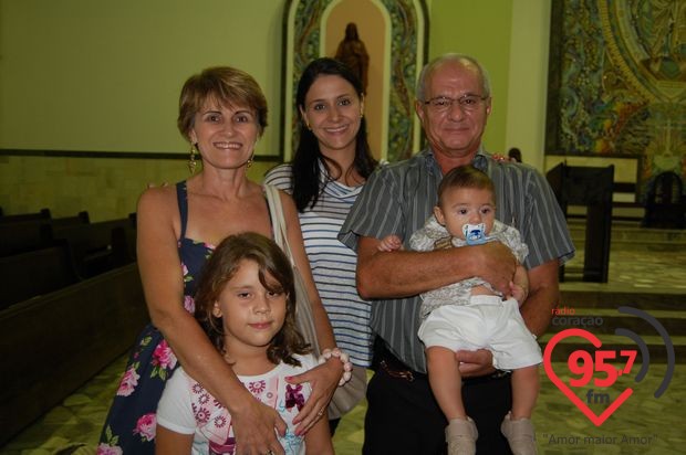 Padres Rubens e Leão Pedro celebram missa em ação de graças por aniversário