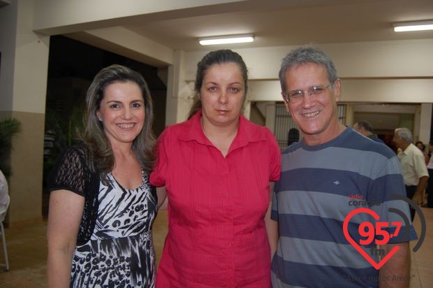 Padres Rubens e Leão Pedro celebram missa em ação de graças por aniversário