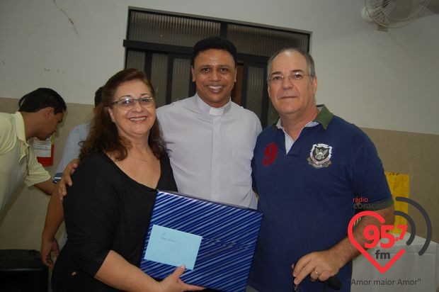 Padres Rubens e Leão Pedro celebram missa em ação de graças por aniversário