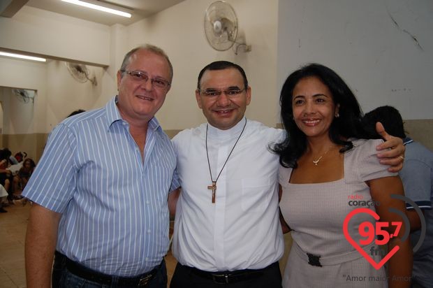 Padres Rubens e Leão Pedro celebram missa em ação de graças por aniversário