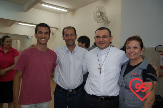 Padres Rubens e Leão Pedro celebram missa em ação de graças por aniversário
