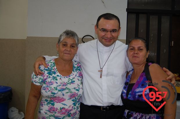 Padres Rubens e Leão Pedro celebram missa em ação de graças por aniversário