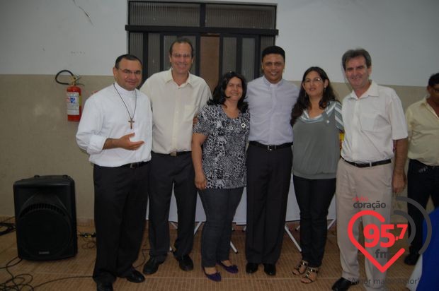 Padres Rubens e Leão Pedro celebram missa em ação de graças por aniversário