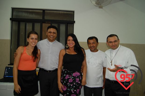 Padres Rubens e Leão Pedro celebram missa em ação de graças por aniversário