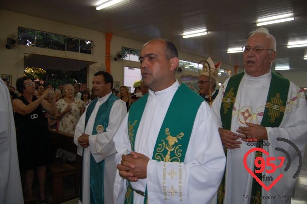 Freis Agnaldo e Eterson tomam posse como novos párocos