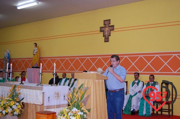 Freis Agnaldo e Eterson tomam posse como novos párocos