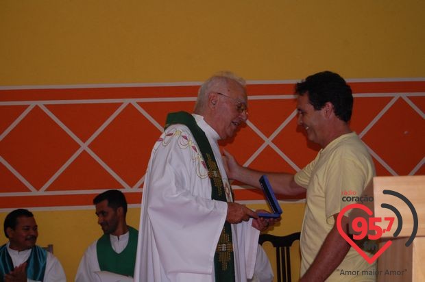 Freis Agnaldo e Eterson tomam posse como novos párocos