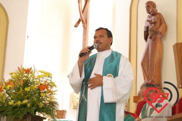 Frei Agnaldo toma posse como novo pároco em Rio Brilhante