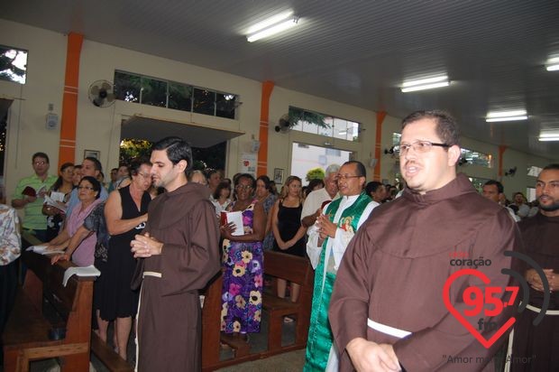 Frei Eterson toma posse como novo pároco em Dourados