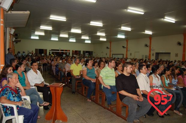 Frei Eterson toma posse como novo pároco em Dourados