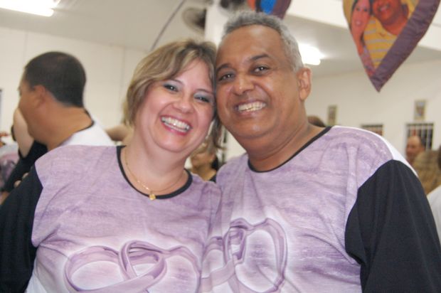 Casais renovam os valores do matrimônio em acampamento