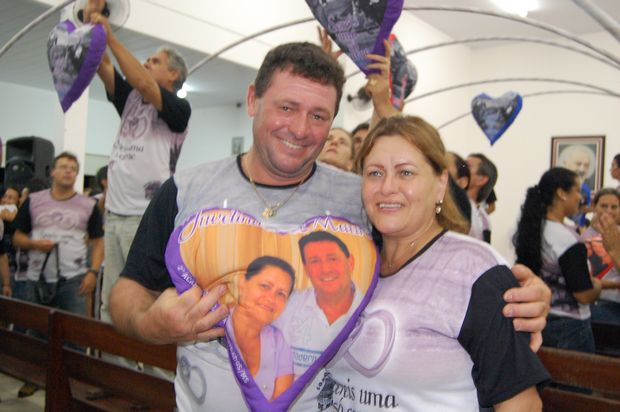 Casais renovam os valores do matrimônio em acampamento