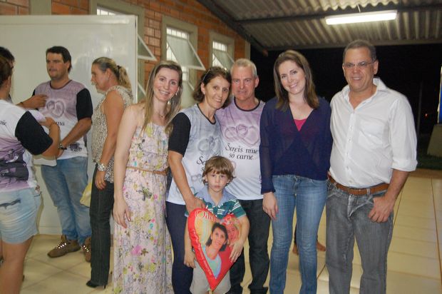 Casais renovam os valores do matrimônio em acampamento