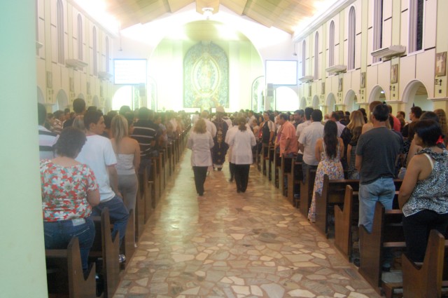 Missa especial celebra os 11 anos de Episcopado de Dom Redovino