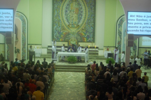 Missa especial celebra os 11 anos de Episcopado de Dom Redovino