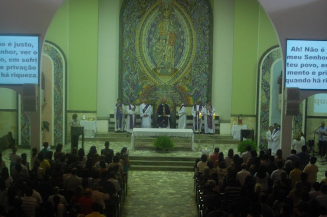 Missa especial celebra os 11 anos de Episcopado de Dom Redovino