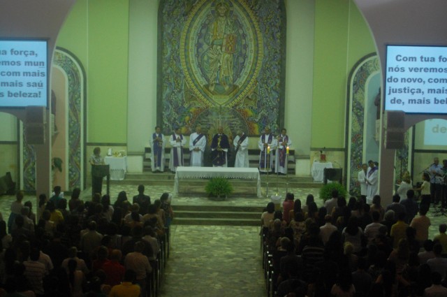 Missa especial celebra os 11 anos de Episcopado de Dom Redovino