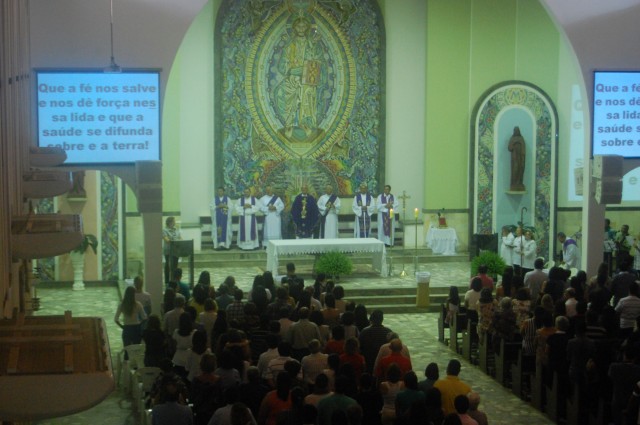 Missa especial celebra os 11 anos de Episcopado de Dom Redovino