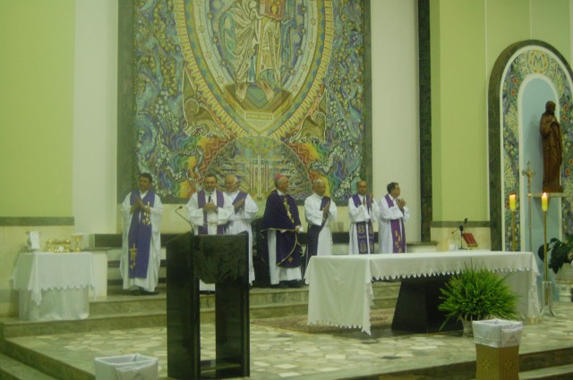 Missa especial celebra os 11 anos de Episcopado de Dom Redovino