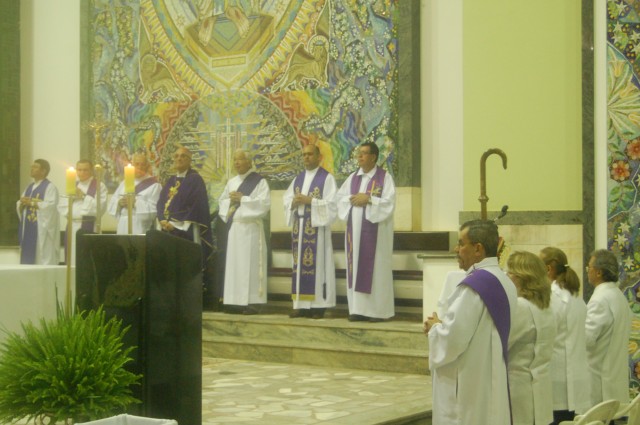 Missa especial celebra os 11 anos de Episcopado de Dom Redovino