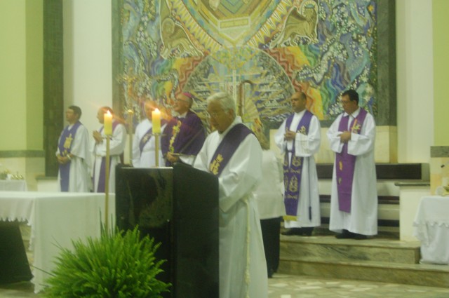Missa especial celebra os 11 anos de Episcopado de Dom Redovino