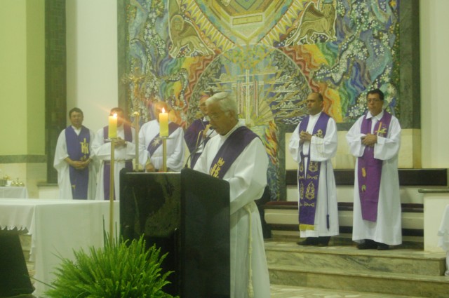 Missa especial celebra os 11 anos de Episcopado de Dom Redovino
