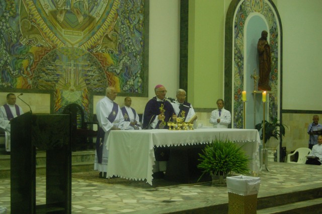 Missa especial celebra os 11 anos de Episcopado de Dom Redovino