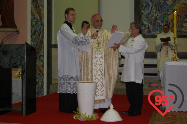 Vigília Pascal na Catedral; veja fotos