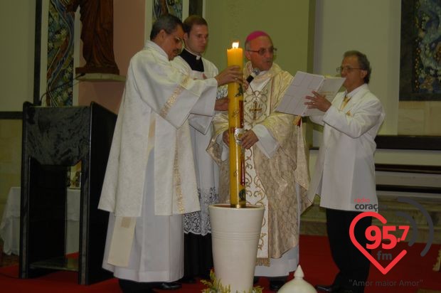 Vigília Pascal na Catedral; veja fotos